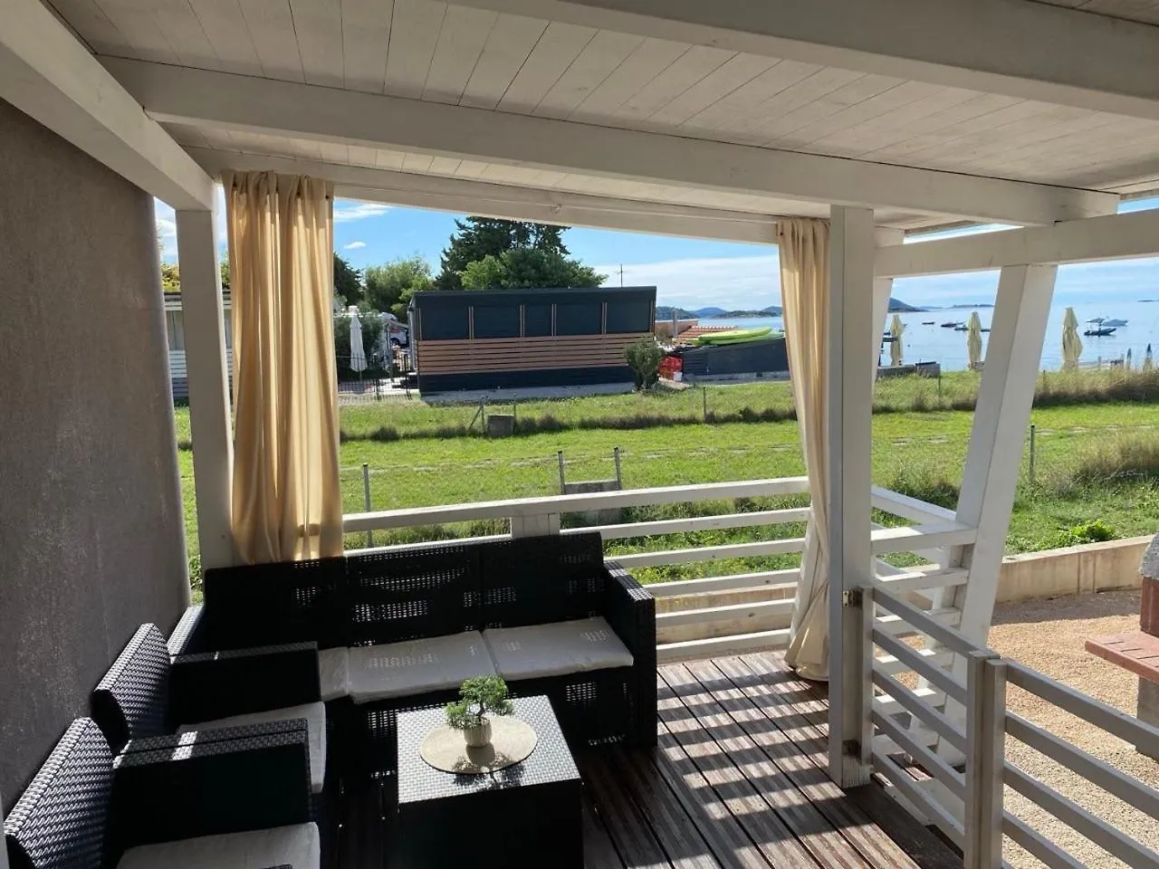 Beach Home Seaview Pakostane
